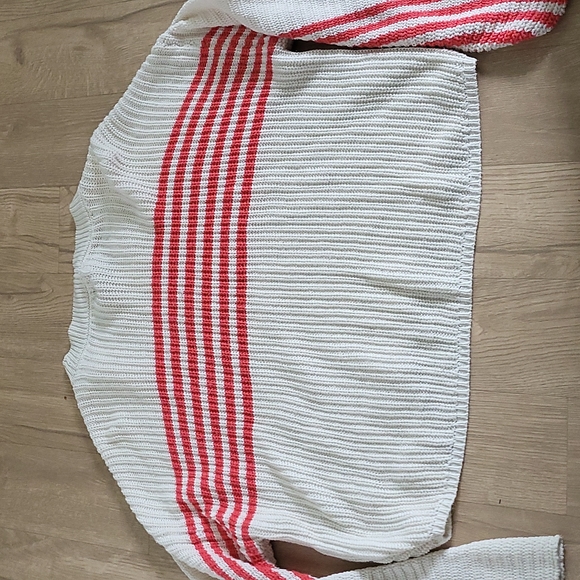 Stripped knitting sweater - Picture 2 of 3